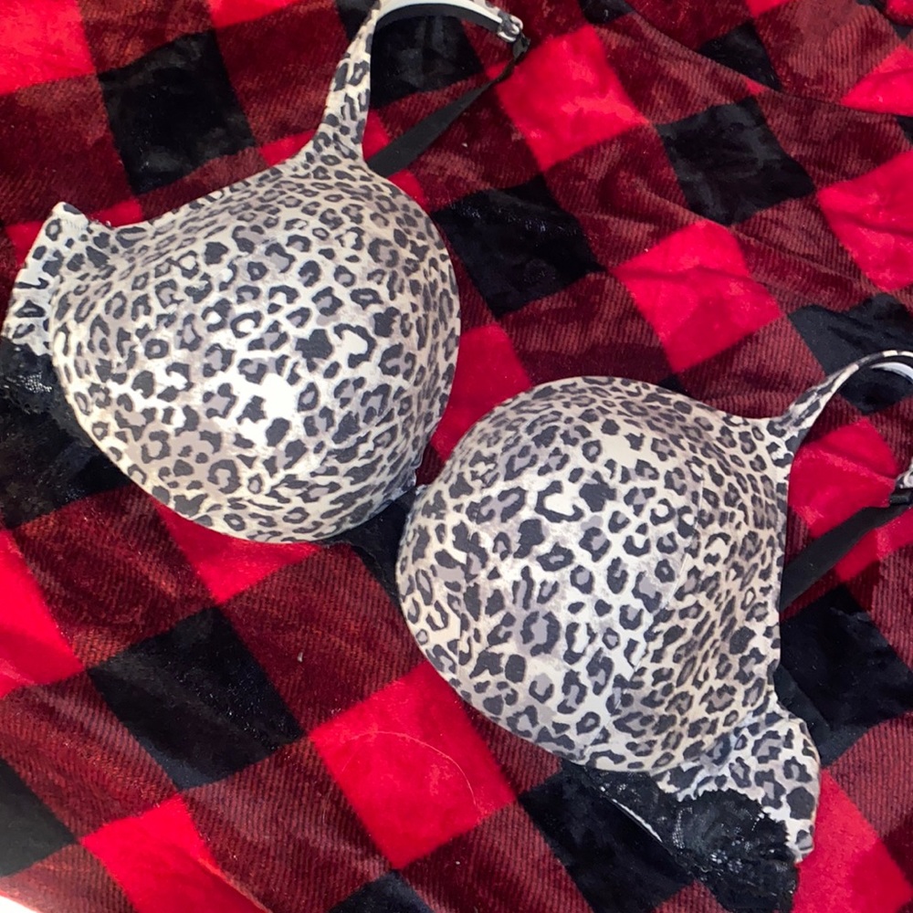 Black and white leopard print bra